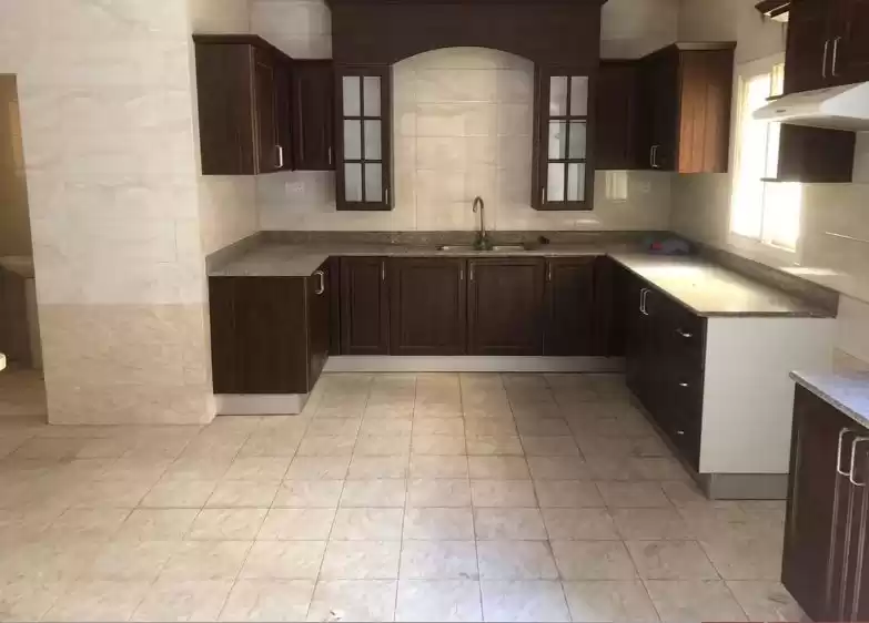 Residential Ready Property 4+maid Bedrooms U/F Compound  for rent in Al Sadd , Doha #9768 - 1  image 